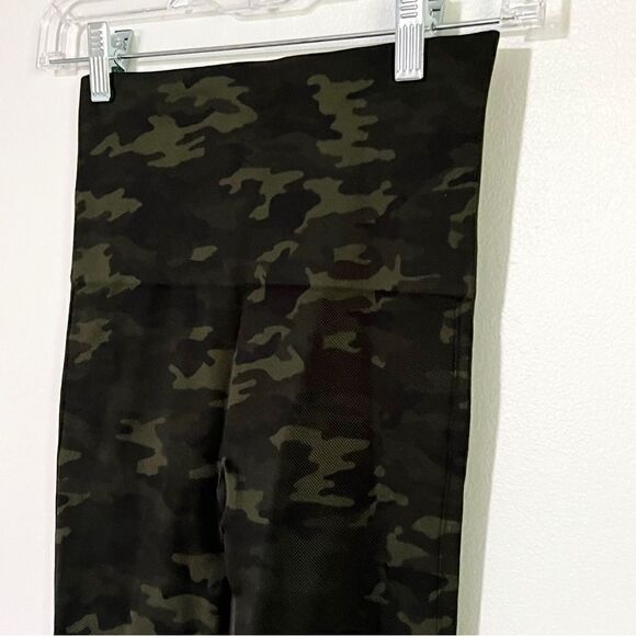 SPANX Look at Me Now Seamless High Waist Leggings Green Camo S - Picture 7 of 13